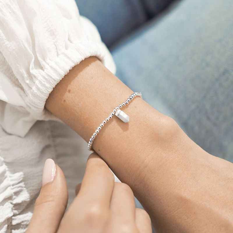 Armbånd KARMA - HOWLITE Affirmation Crystal Joma Jewellery
