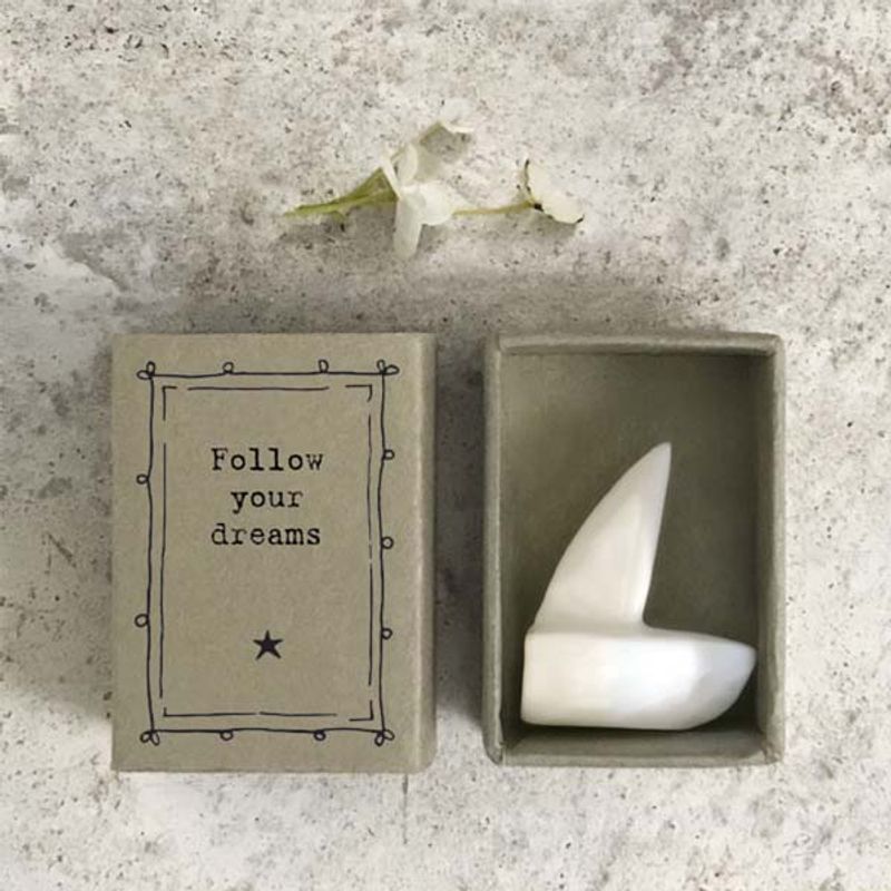 Seilbåt Follow your dreams East of India